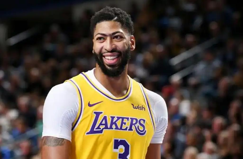 关于纳达尔意外战胜独行侠，表现优异引爆全场！观众掌声雷动的信息