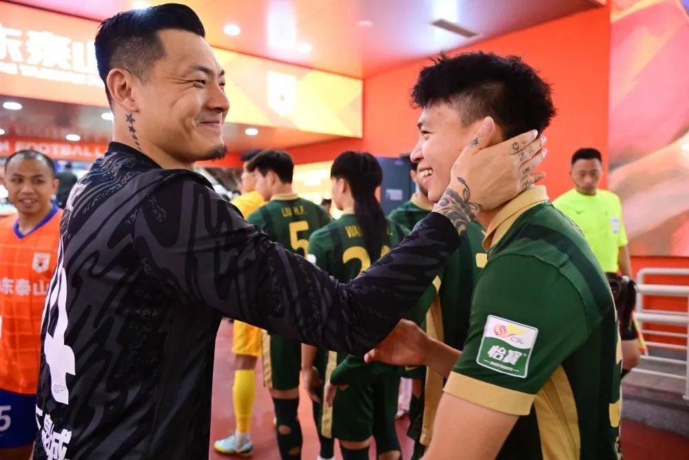 关于赛后突围战来临，浙江队围绕中超单刀错失，赛场秩序良好，训练强度明显提升的信息