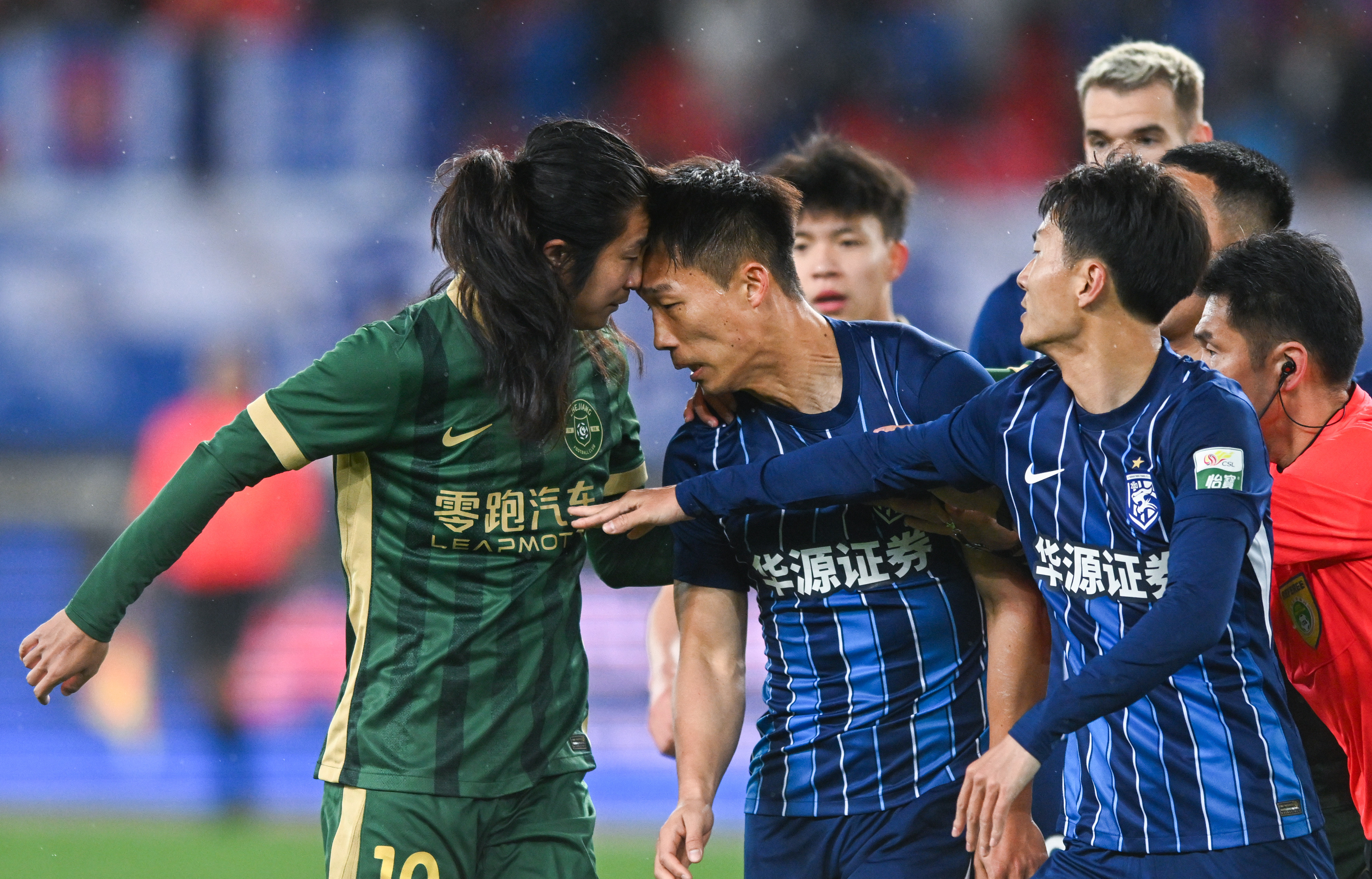 关于赛后突围战来临，浙江队围绕中超单刀错失，赛场秩序良好，训练强度明显提升的信息